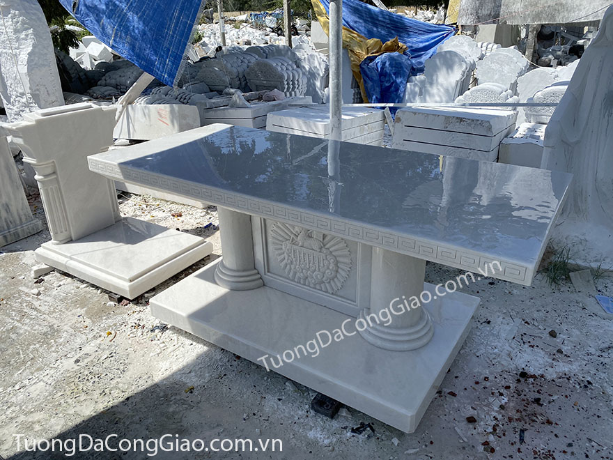 Bàn làm lễ nhà thờ Công Giáo bằng đá tự nhiên