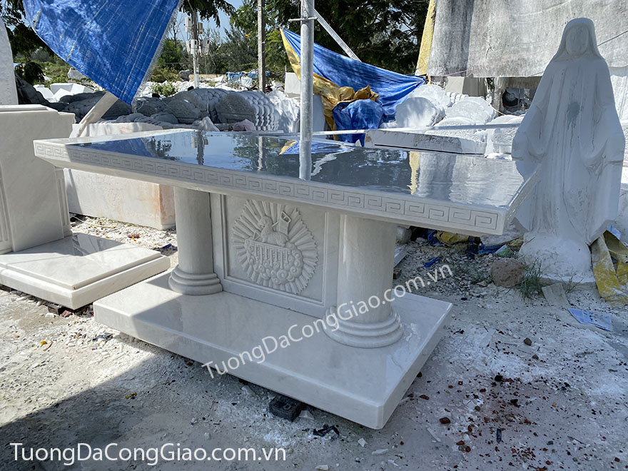 Bàn làm lễ nhà thờ Công Giáo bằng đá tự nhiên