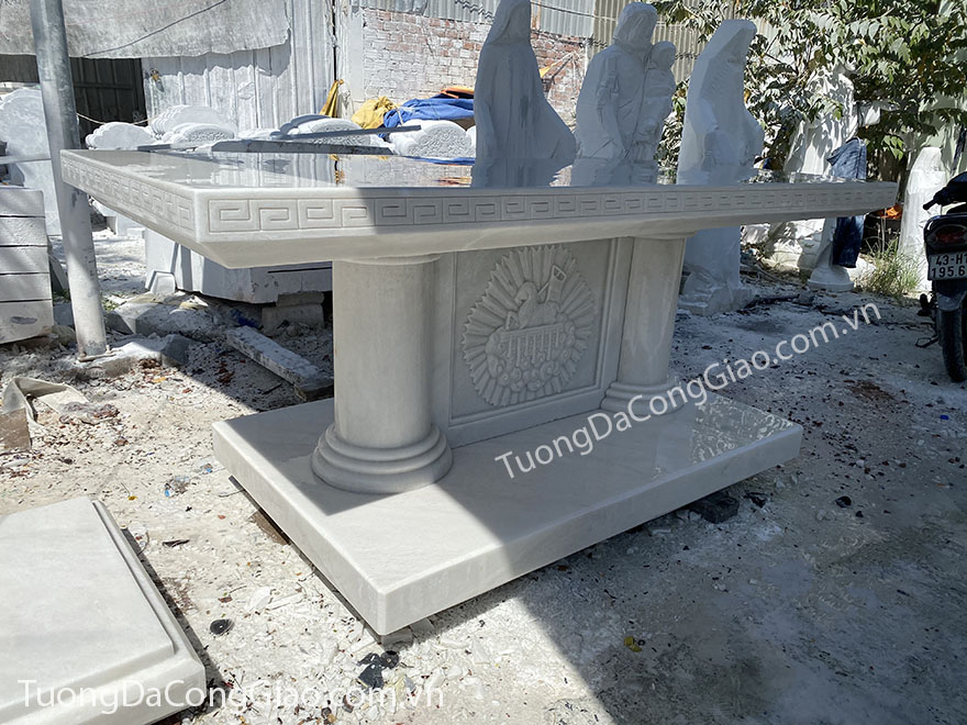 Bàn làm lễ nhà thờ Công Giáo bằng đá tự nhiên