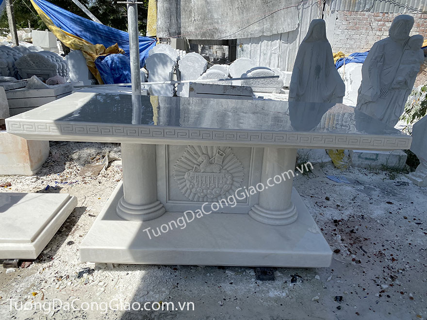 Bàn làm lễ nhà thờ Công Giáo bằng đá tự nhiên