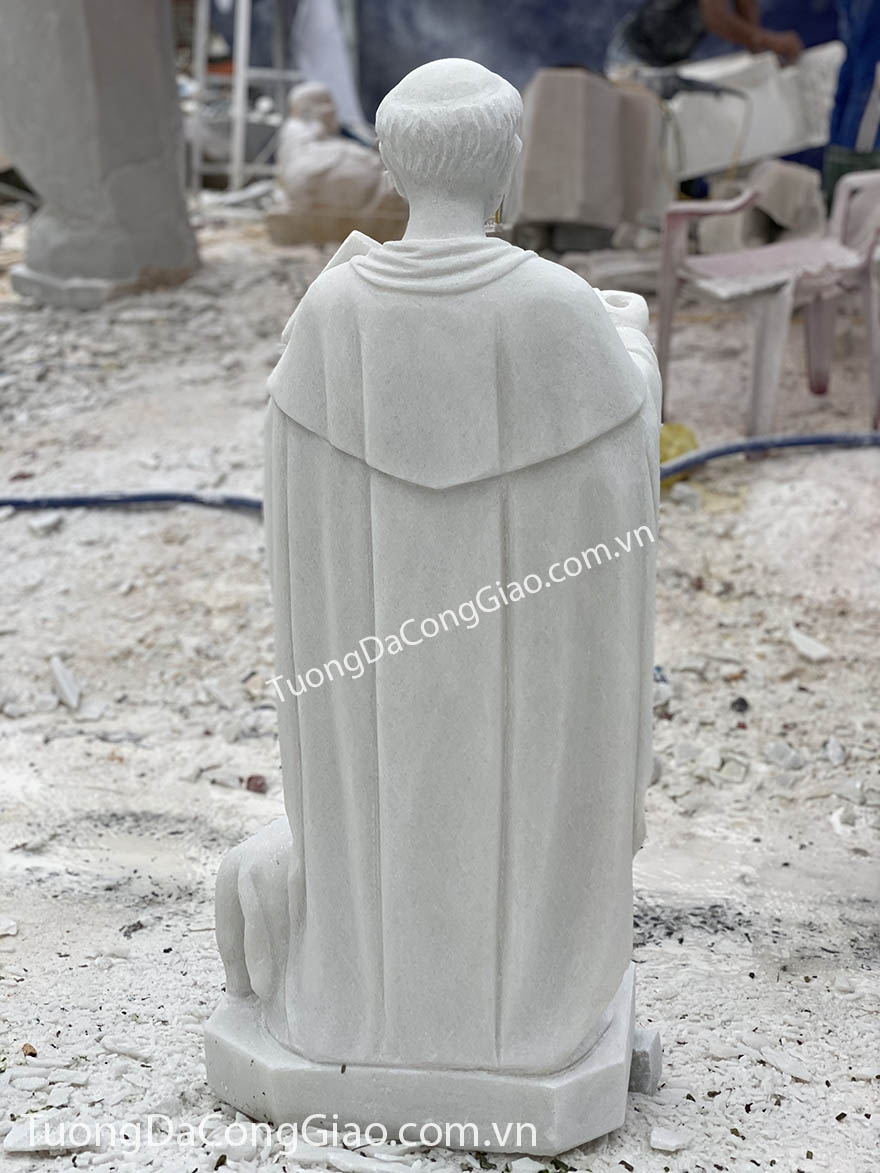 Tượng Thánh Đa Minh bằng đá tự nhiên