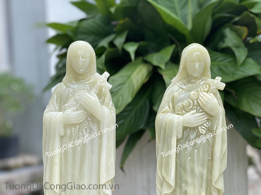 Tượng Thánh Teresa bằng đá ngọc xanh Pakistan