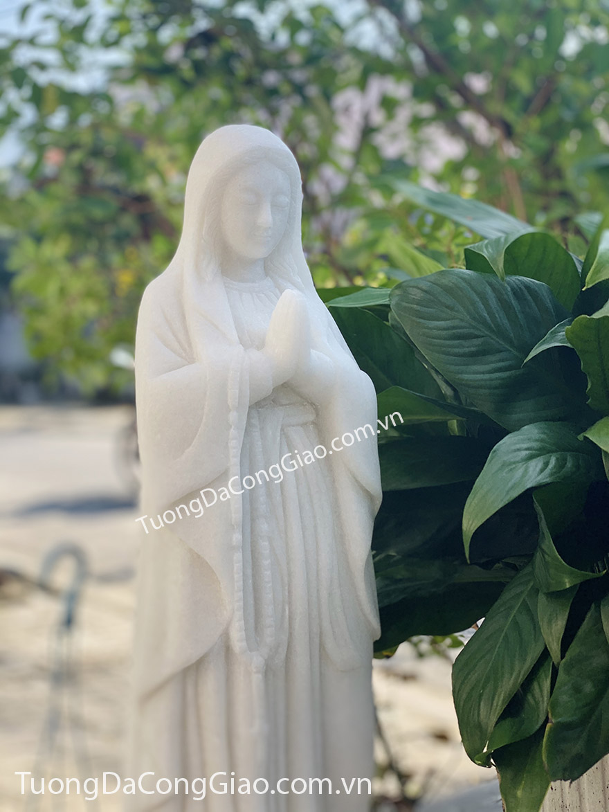Tượng Đức Mẹ  Maria bằng đá